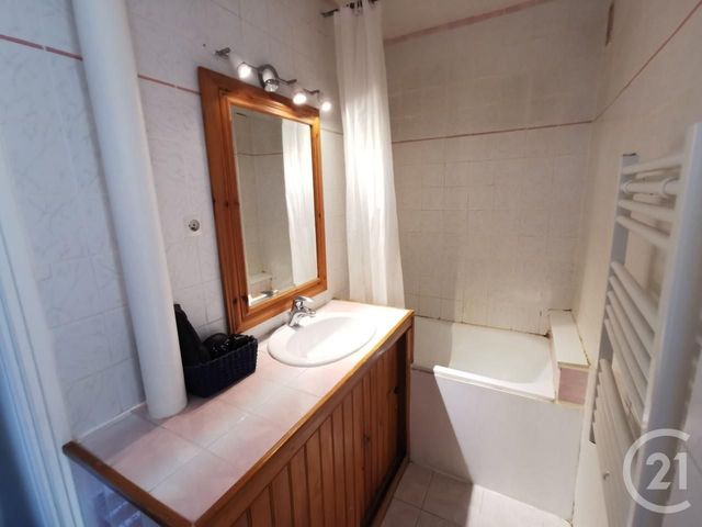 Afficher la photo en grand Appartement F4 à vendre - 4 pièces - 66.25 m2 - VILLENAVE D ORNON - 33 - AQUITAINE - Century 21 A.M.L.