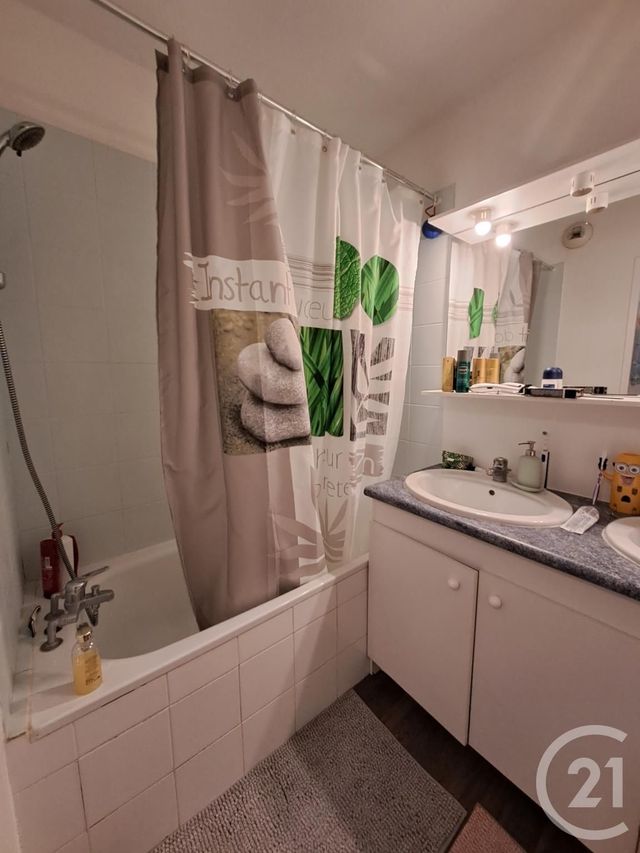 Appartement F3 à louer - 3 pièces - 55.11 m2 - BEGLES - 33 - AQUITAINE - Century 21 A.M.L.