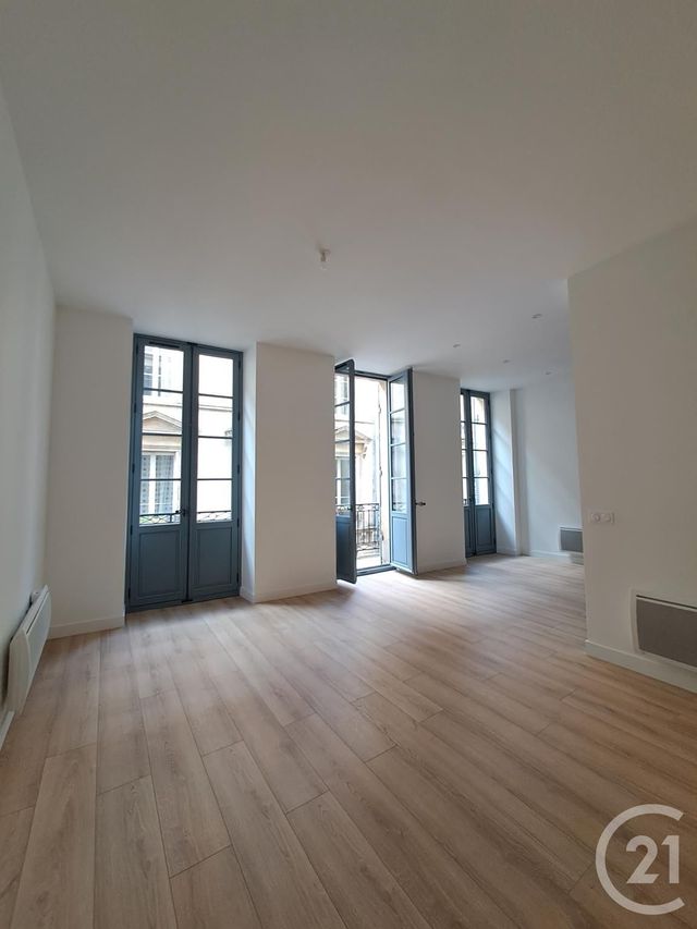 Appartement T3 à louer - 3 pièces - 64.8 m2 - BORDEAUX - 33 - AQUITAINE - Century 21 A.M.L.