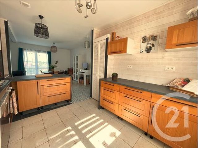 maison à vendre - 5 pièces - 107.5 m2 - ST MEDARD D EYRANS - 33 - AQUITAINE - Century 21 A.M.L.