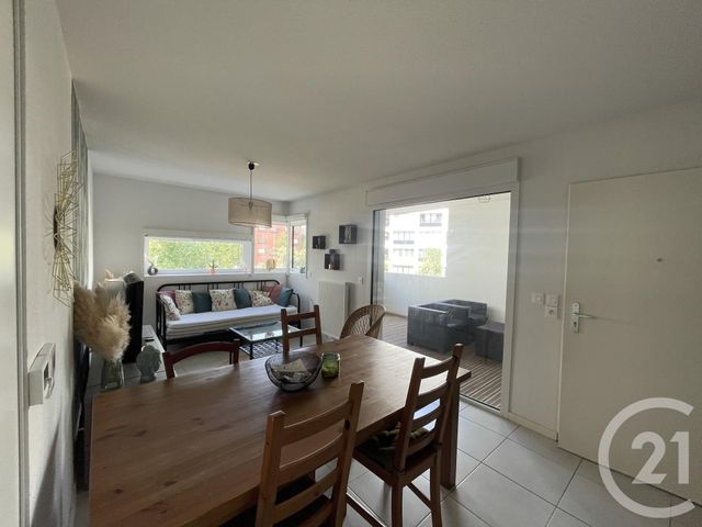 Appartement T2 à vendre - 2 pièces - 45.92 m2 - BEGLES - 33 - AQUITAINE - Century 21 A.M.L.