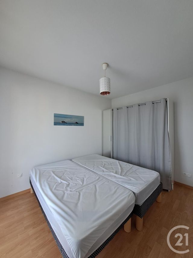 Appartement T2 à louer - 2 pièces - 42.0 m2 - BEGLES - 33 - AQUITAINE - Century 21 A.M.L.