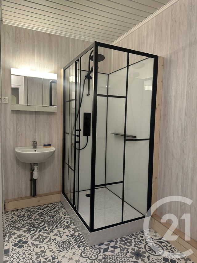 Appartement T2 à louer - 2 pièces - 45.0 m2 - BEGLES - 33 - AQUITAINE - Century 21 A.M.L.