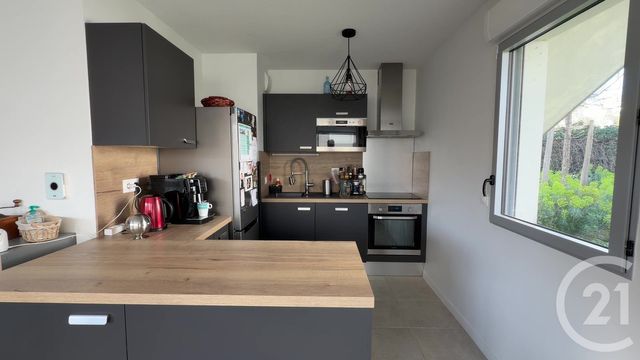 Appartement T3 à vendre - 3 pièces - 65.5 m2 - BEGLES - 33 - AQUITAINE - Century 21 A.M.L.