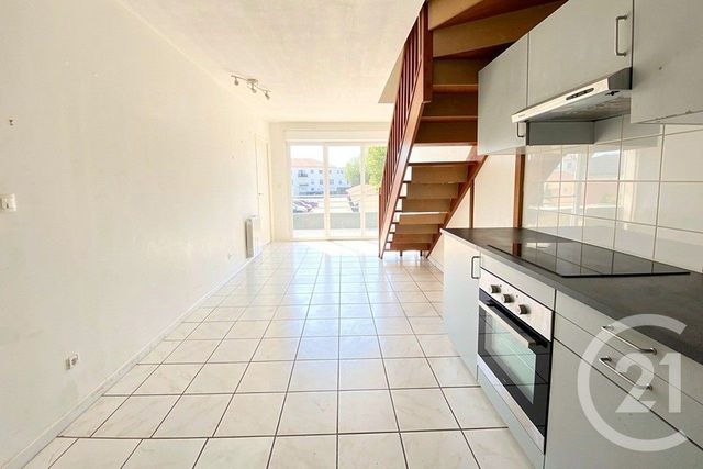 Appartement T4 à vendre - 4 pièces - 70.0 m2 - BEGLES - 33 - AQUITAINE - Century 21 A.M.L.