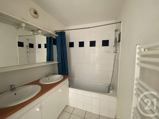 Appartement T4 à vendre - 4 pièces - 70.0 m2 - BEGLES - 33 - AQUITAINE - Century 21 A.M.L.