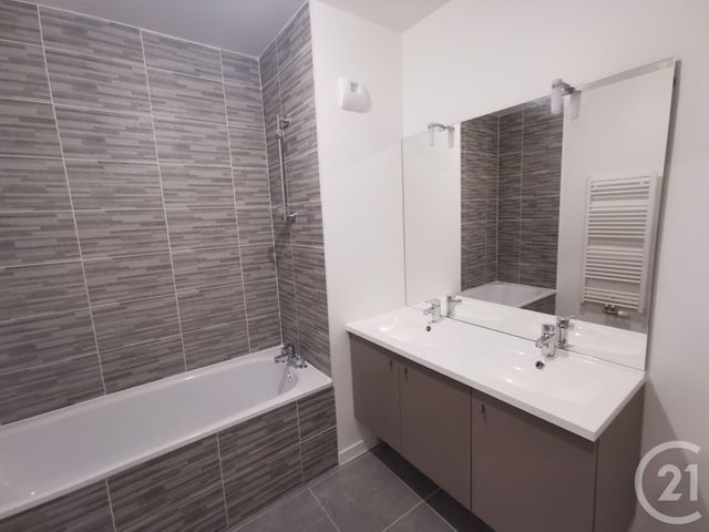 Appartement T3 à louer - 3 pièces - 65.25 m2 - BEGLES - 33 - AQUITAINE - Century 21 A.M.L.