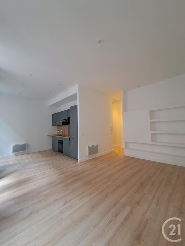Appartement T3 à louer - 3 pièces - 65.3 m2 - BORDEAUX - 33 - AQUITAINE - Century 21 A.M.L.