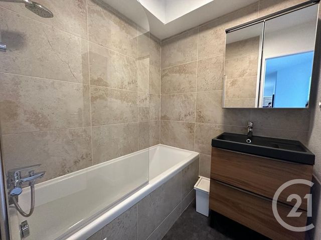 Appartement F3 à louer - 3 pièces - 12.0 m2 - BEGLES - 33 - AQUITAINE - Century 21 A.M.L.
