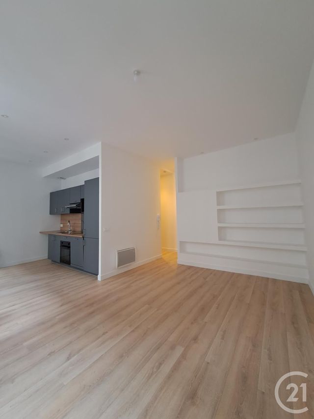 Appartement T3 à louer - 3 pièces - 66.5 m2 - BORDEAUX - 33 - AQUITAINE - Century 21 A.M.L.