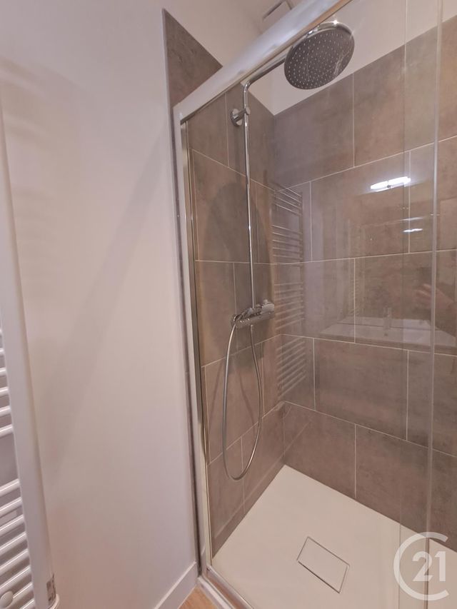 Appartement T3 à louer - 3 pièces - 64.8 m2 - BORDEAUX - 33 - AQUITAINE - Century 21 A.M.L.