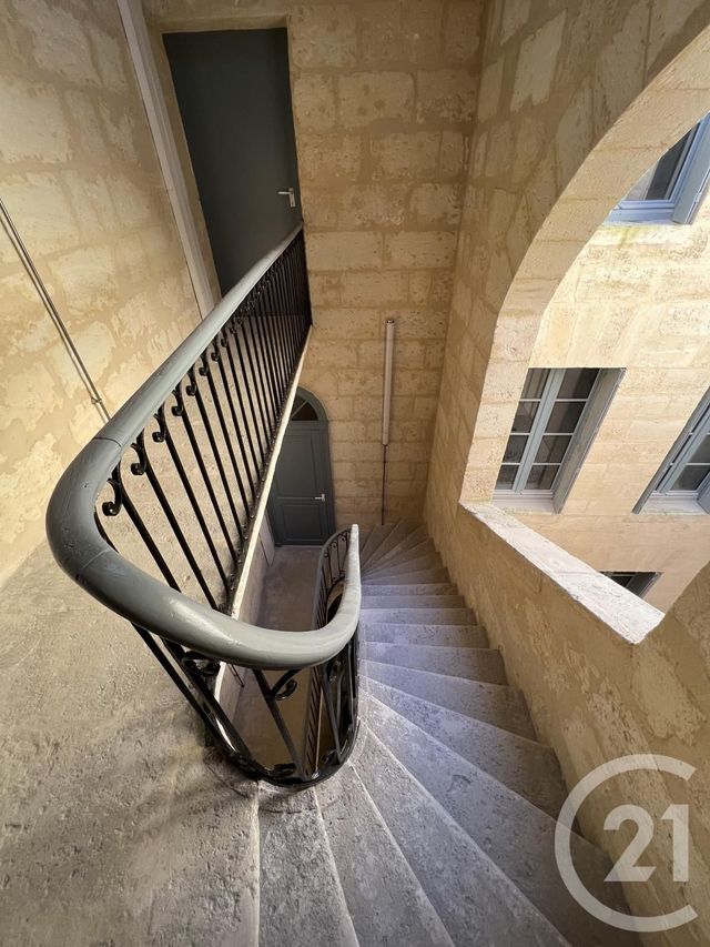Appartement T2 à louer - 2 pièces - 31.9 m2 - BORDEAUX - 33 - AQUITAINE - Century 21 A.M.L.