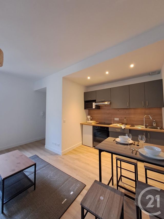 Appartement T2 à louer - 2 pièces - 31.9 m2 - BORDEAUX - 33 - AQUITAINE - Century 21 A.M.L.