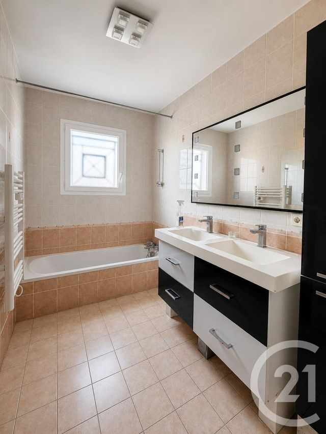 maison à louer - 5 pièces - 93.24 m2 - BEGLES - 33 - AQUITAINE - Century 21 A.M.L.