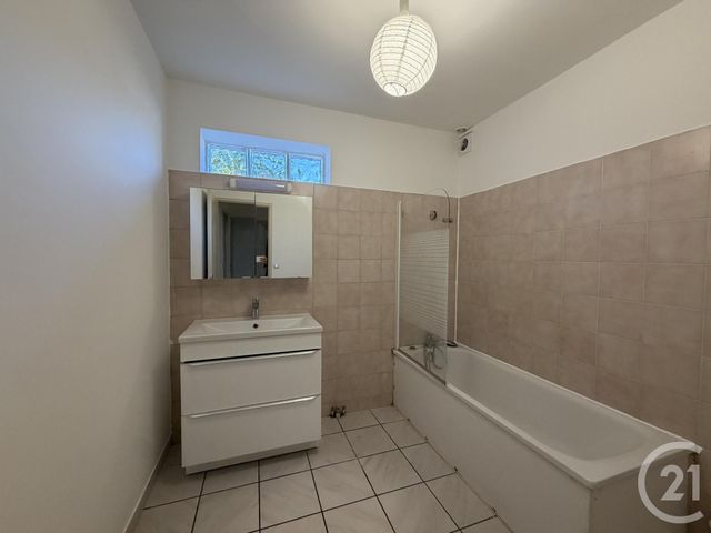 Appartement T3 à louer - 3 pièces - 75.0 m2 - BEGLES - 33 - AQUITAINE - Century 21 A.M.L.